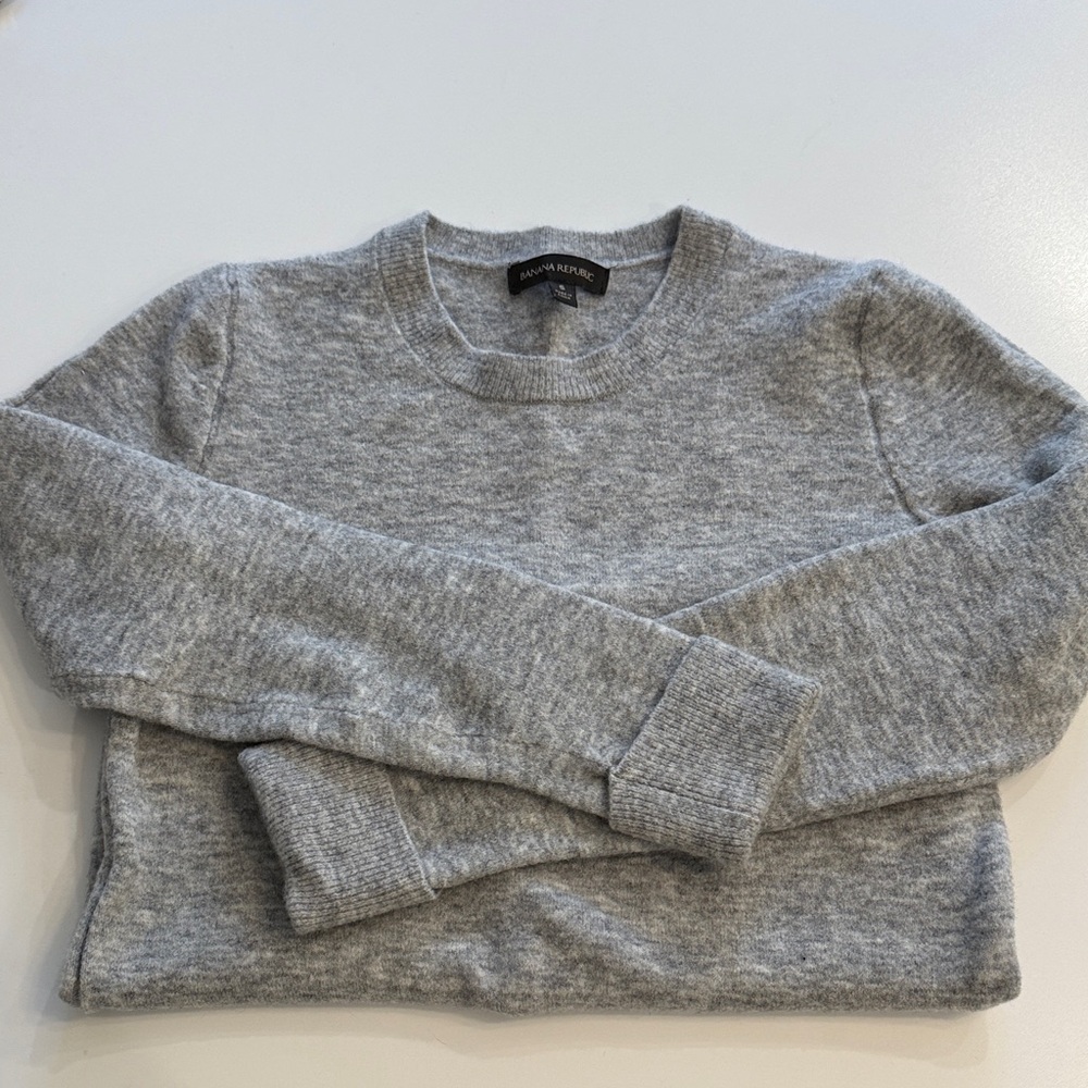 Banana Republic Gray Crewneck Sweater